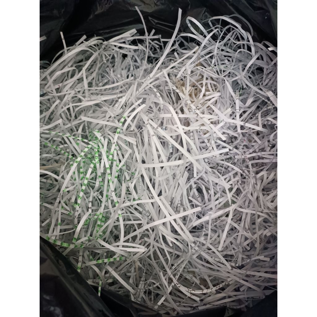 KERTAS BEKAS CACAH Shredded Paper untuk hampers untuk packing kertas serut bekas