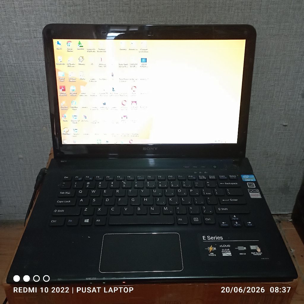 Laptop Sony Vaio SVE141R11W windows 8 prosesor Intel CoreTMi3-3120M Ram4gb DDR3 HDD320gb Lcd14in Mes