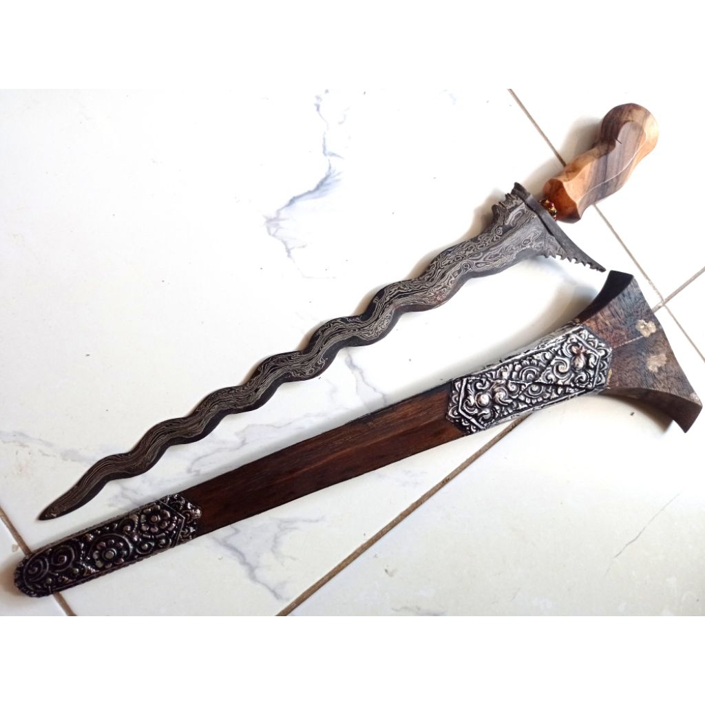 keris Bali pamor wos wutah panjang bilah 43cm