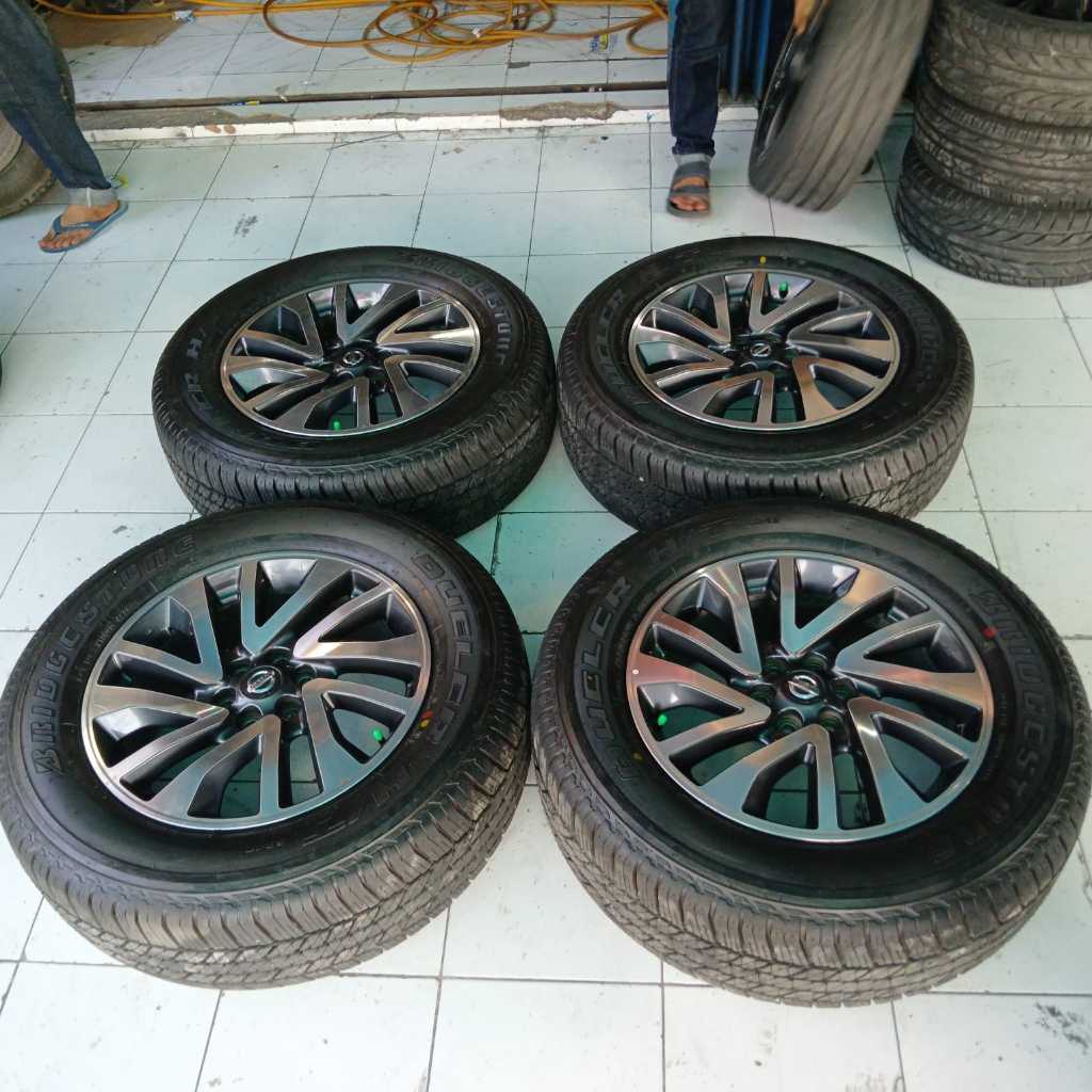 VELG STANDAR MOBIL BEKAS STD NAVARA R18X7 H6X114,3 BAN 265 60 R18