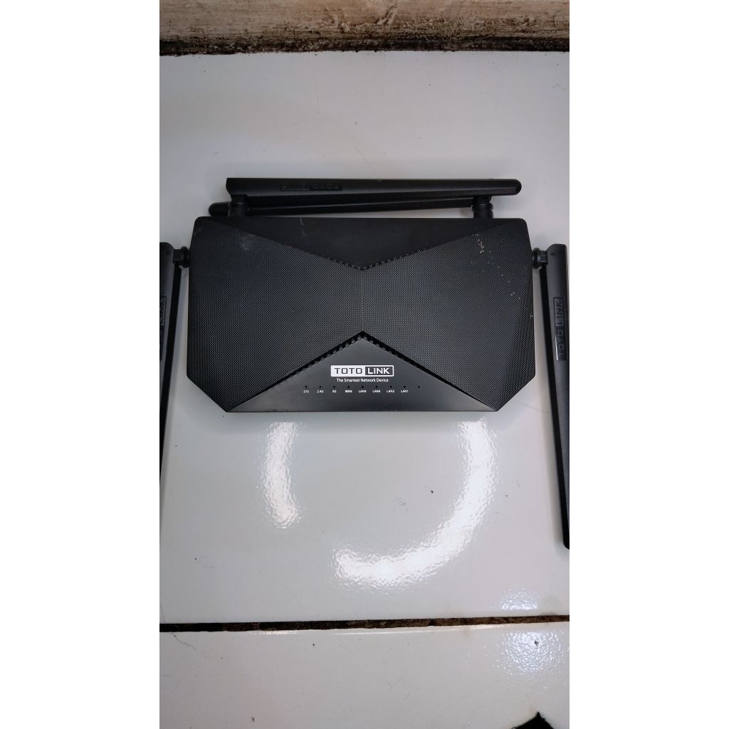 totolink A3002R AC1200 Wireless Dual Band Gigabit router