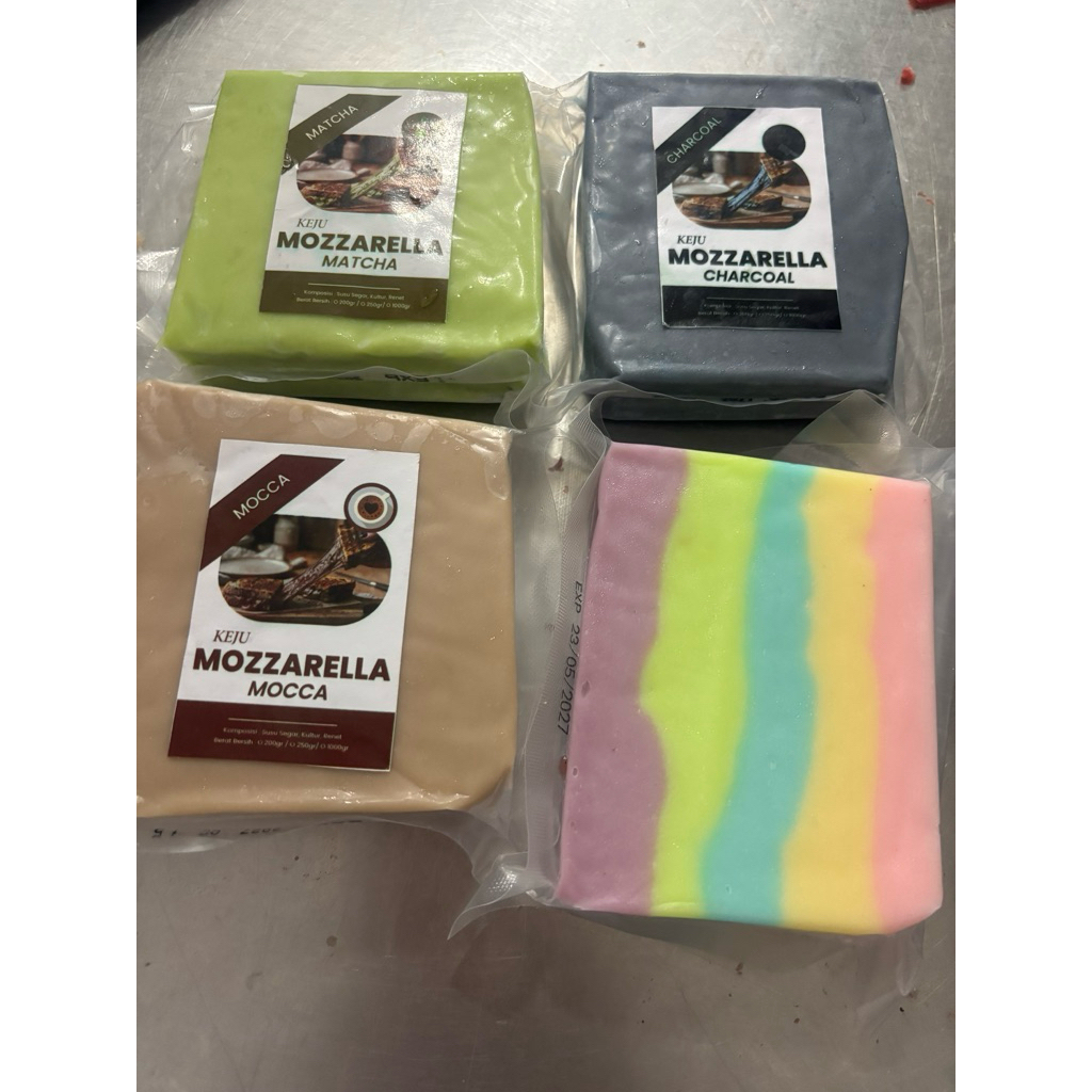 Keju Mozzarella Rasa 200gr - Rainbow, Matcha, Mocca, dan Charcoal