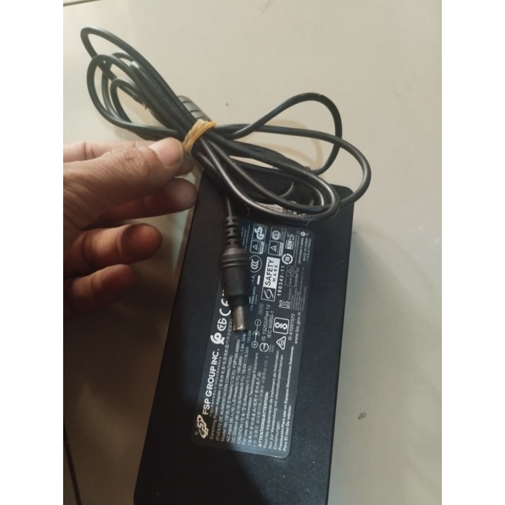 adaptor charger laptop gaming 19v 6.32A fsp group inc.original