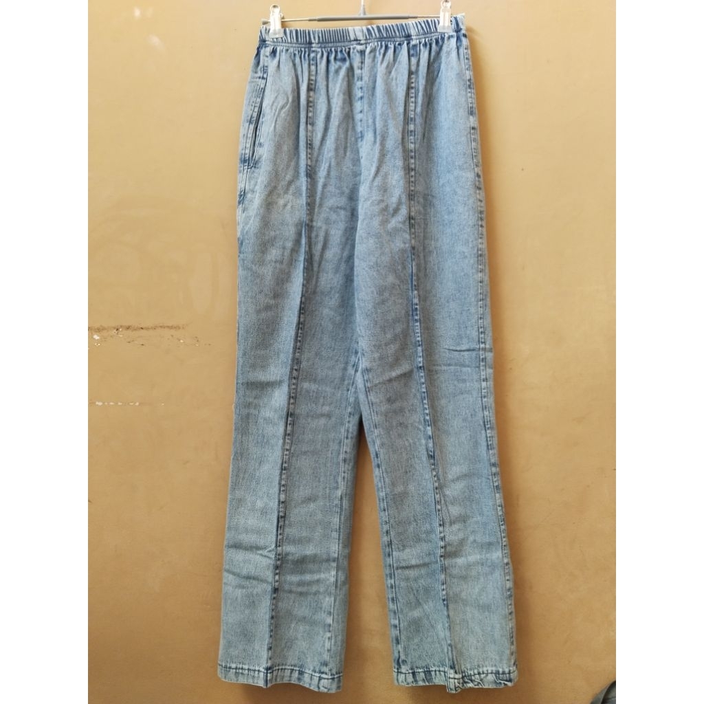 Preloved Jeans cutbray