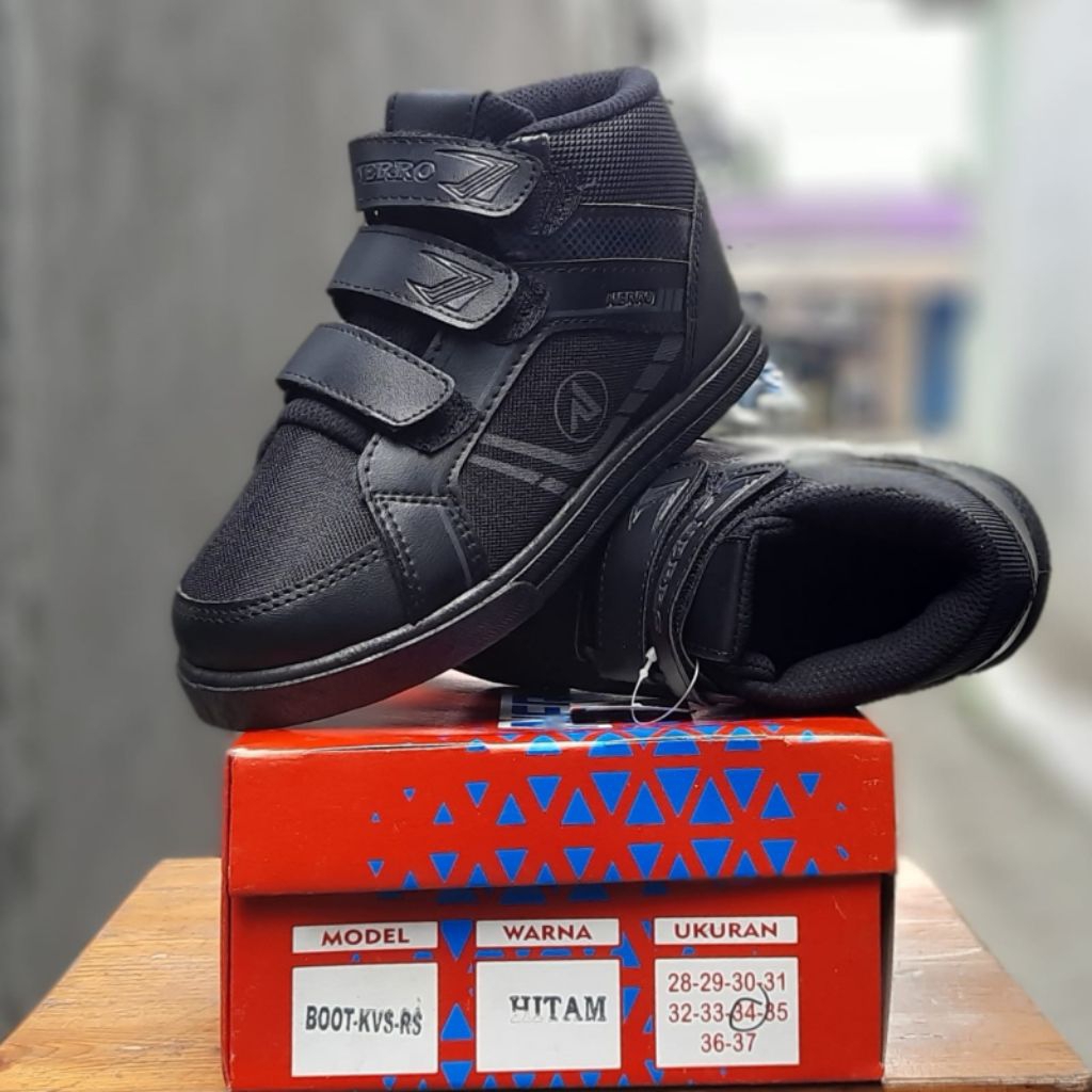 sepatu boots sepatu sekolah  anak velcro full hitam