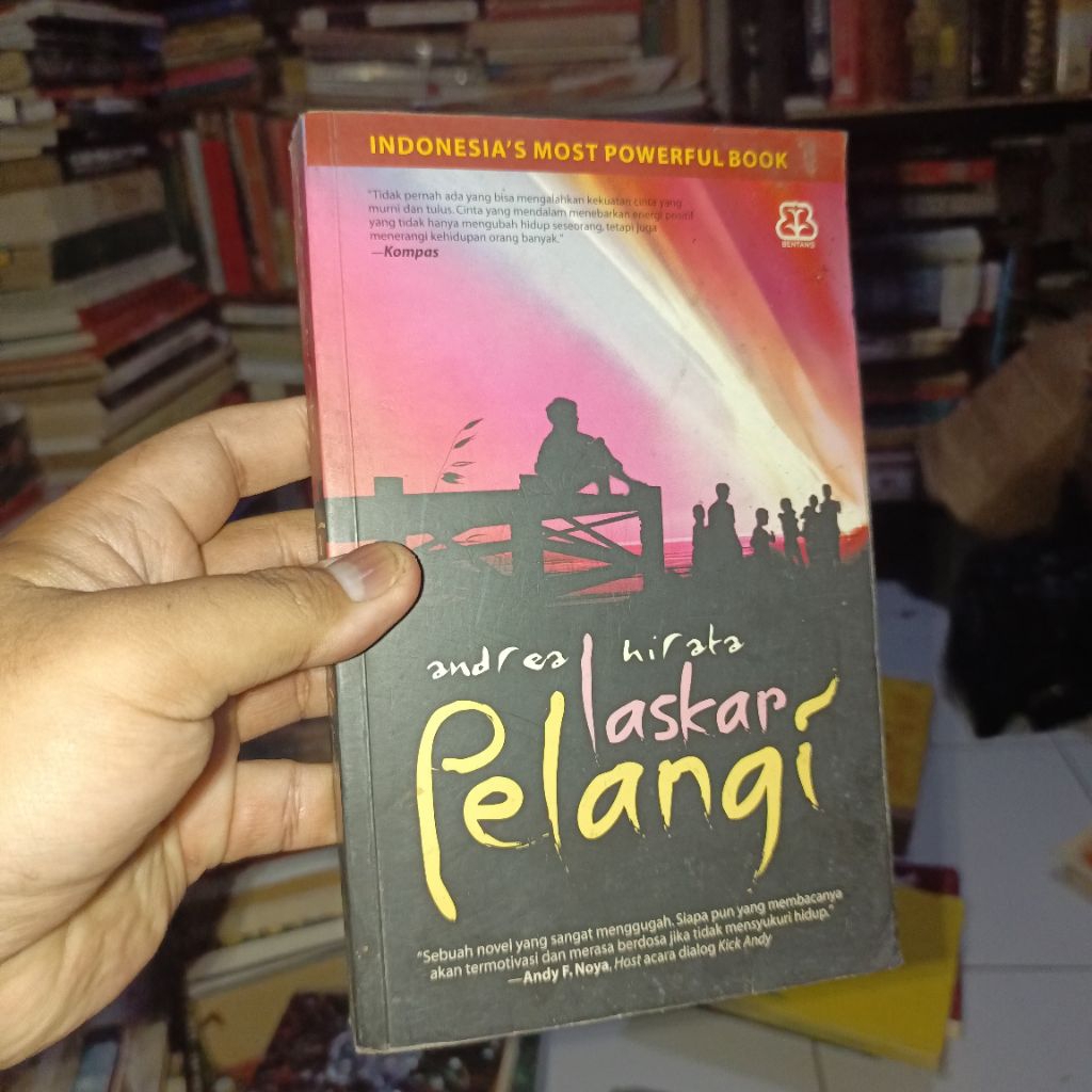 Laskar Pelangi by Andrea Hirata (Original dan Preloved)