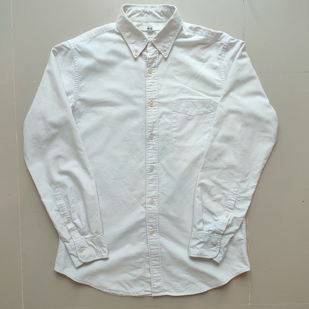 kemeja Uniqlo Oxford