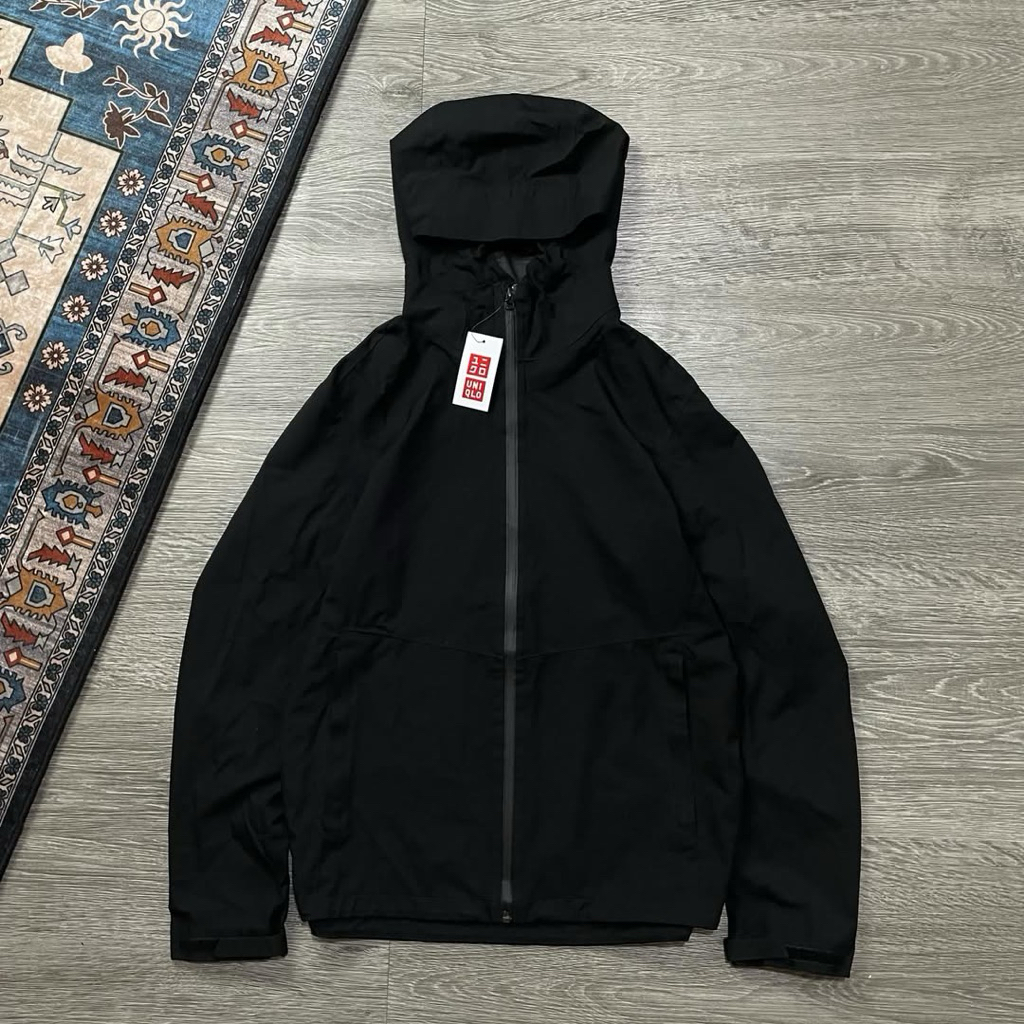 UNIQLO BLOCKTECH OUTDOOR JACKET