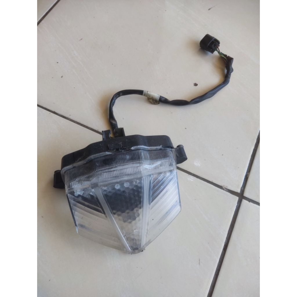 stoplamp lampu belakang CBR150R facelift ori