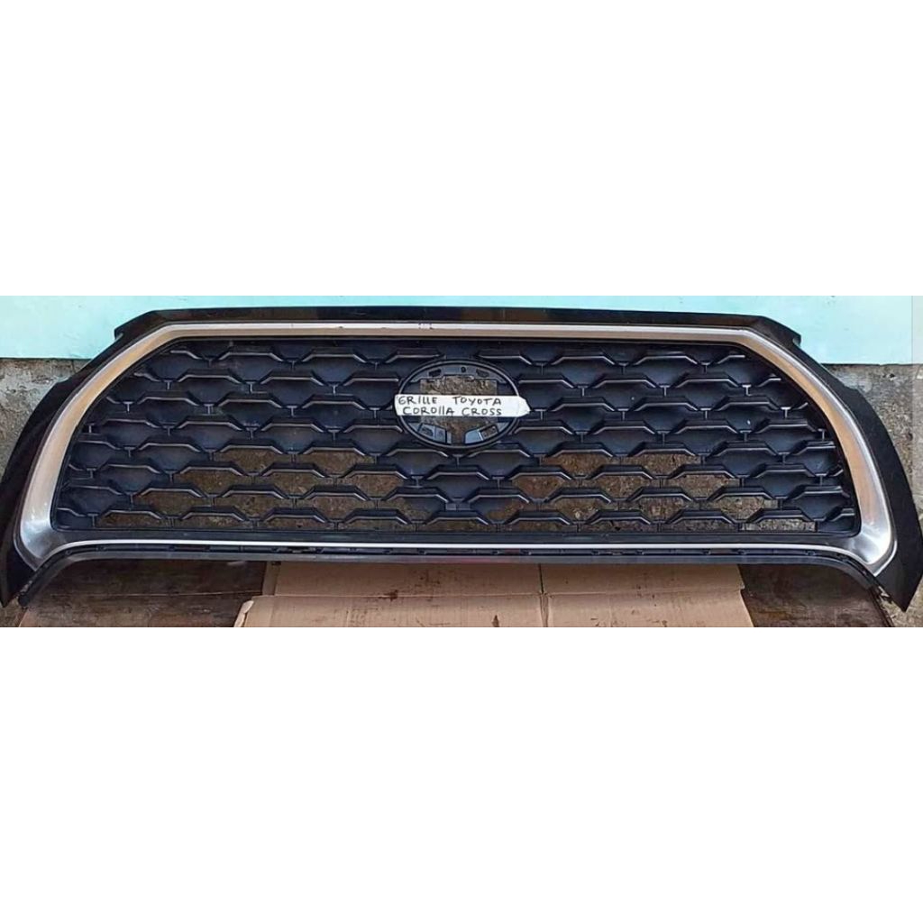GRILL TOYOTA COROLLA CROSS ORIGINAL
