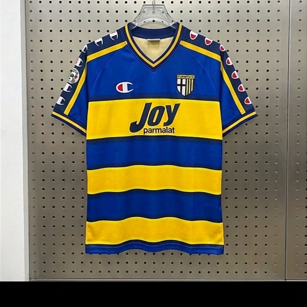 jersey kandang Parma AC musim 2001-2002