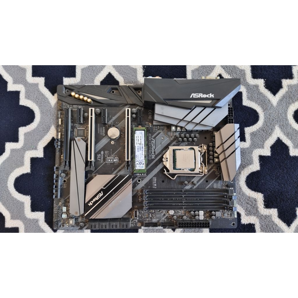 Mobo Asrock Z390 Extreme4