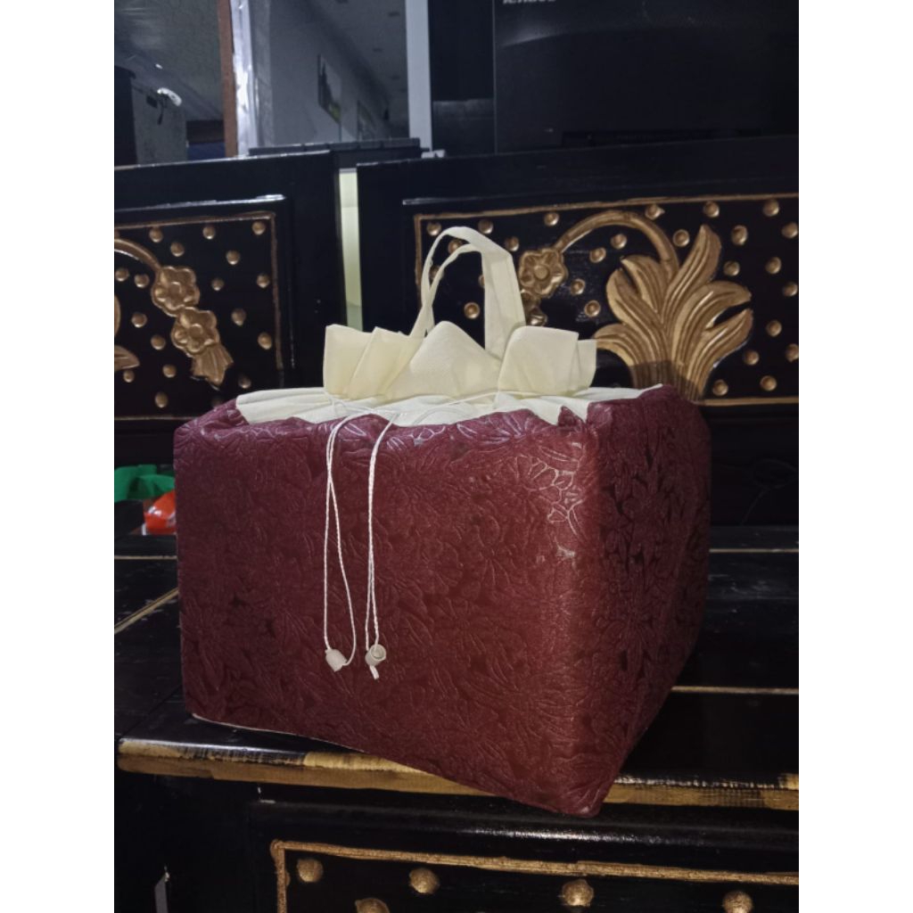 Goodiebag Serut embos Tas Besek tas hajatan ukuran 22x22 isi 12Pcs