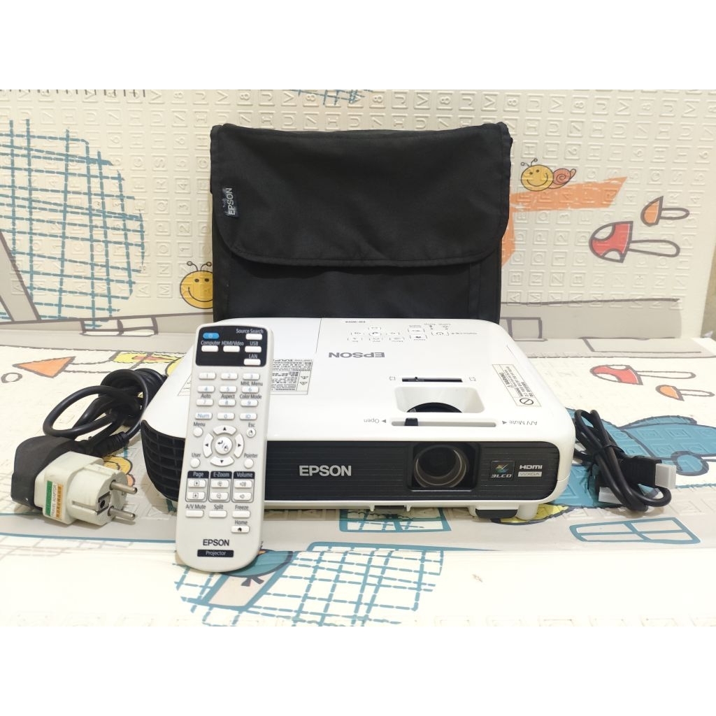 Proyektor Projector EPSON EB-W04 EBW04 W04 HDMI WXGA 3000 Lumens Kondisi Bekas