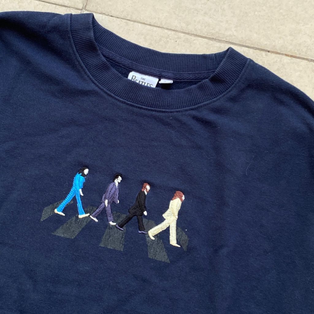 Crewneck Sweatshirt Band Legendaris The Beatles original murah. Jual kaos band the Beatles original 