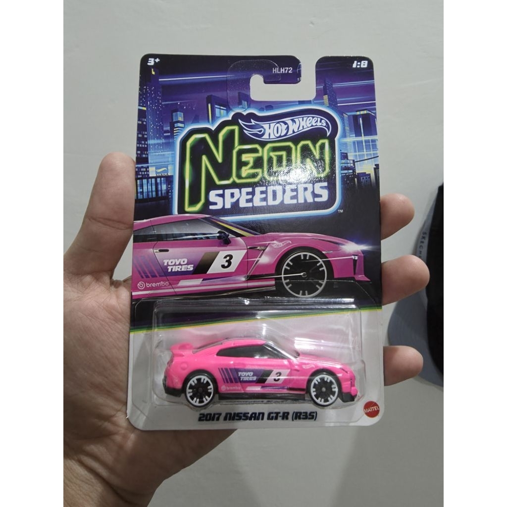Hot Wheels Neon Speeders Nissan GTR R35