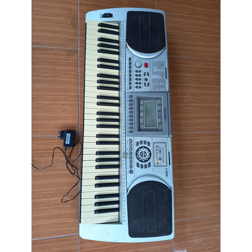 alat musik piano keyboard techno T9800 bekas normal jaya