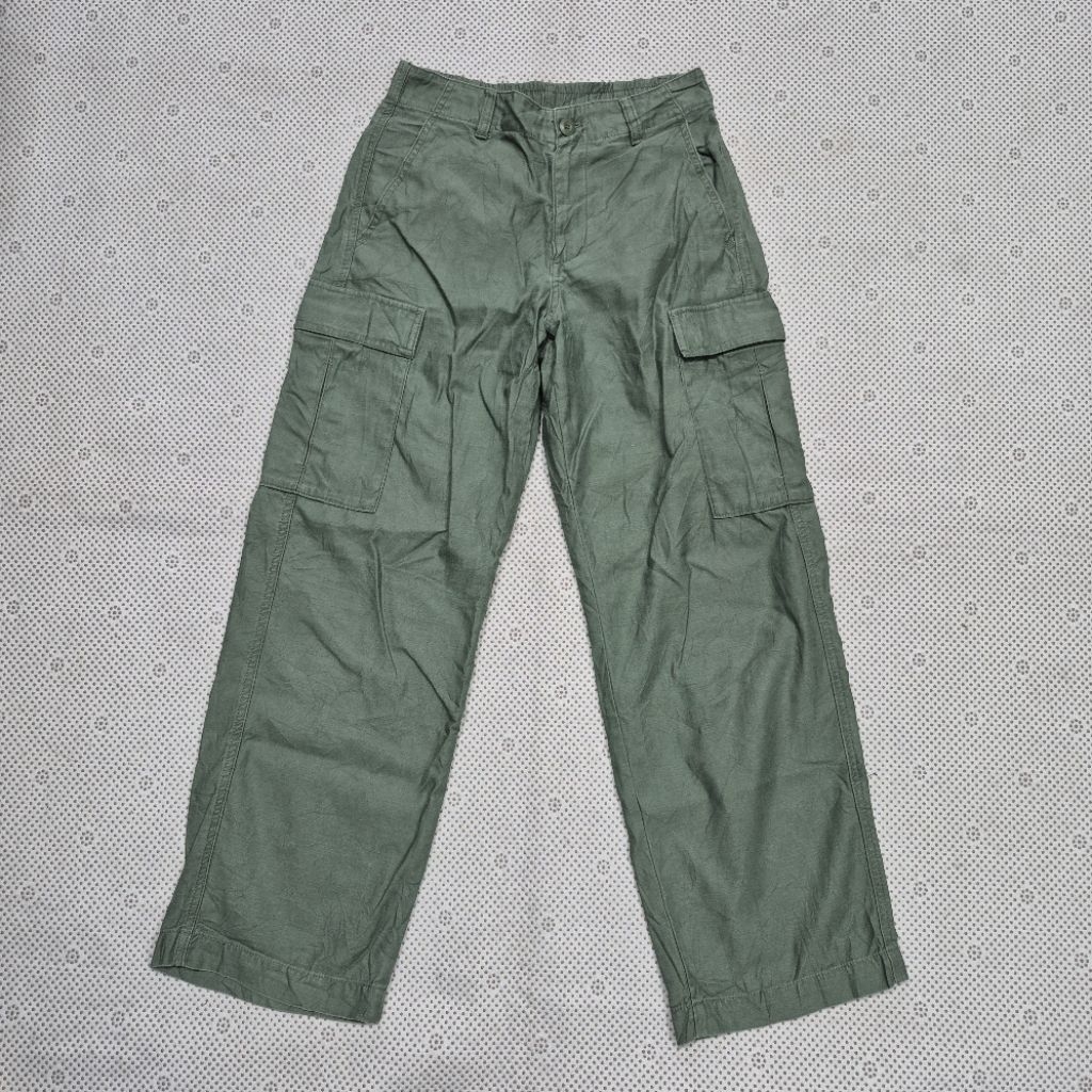 Celana Panjang Uniqlo Cargo pria(28-29)