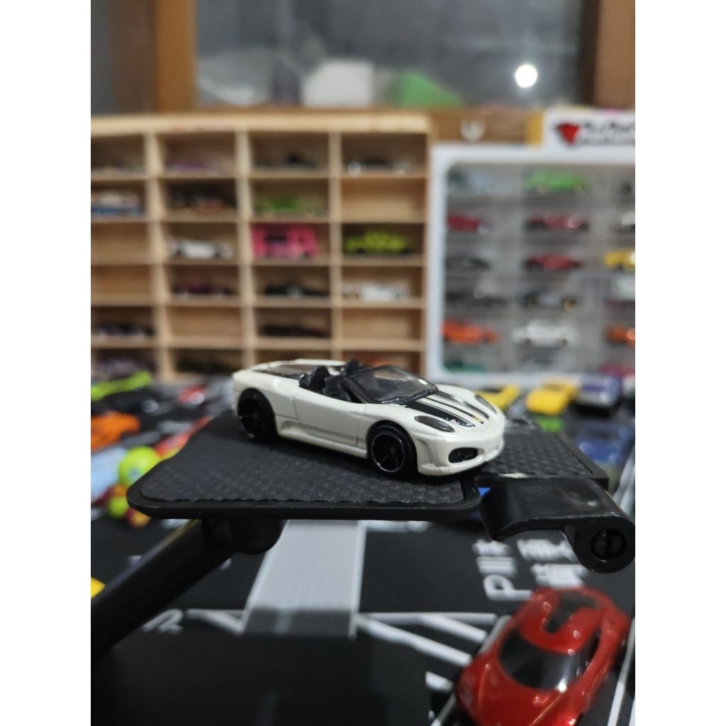 HotWheels Ferrari F430 Spider Putih Loose