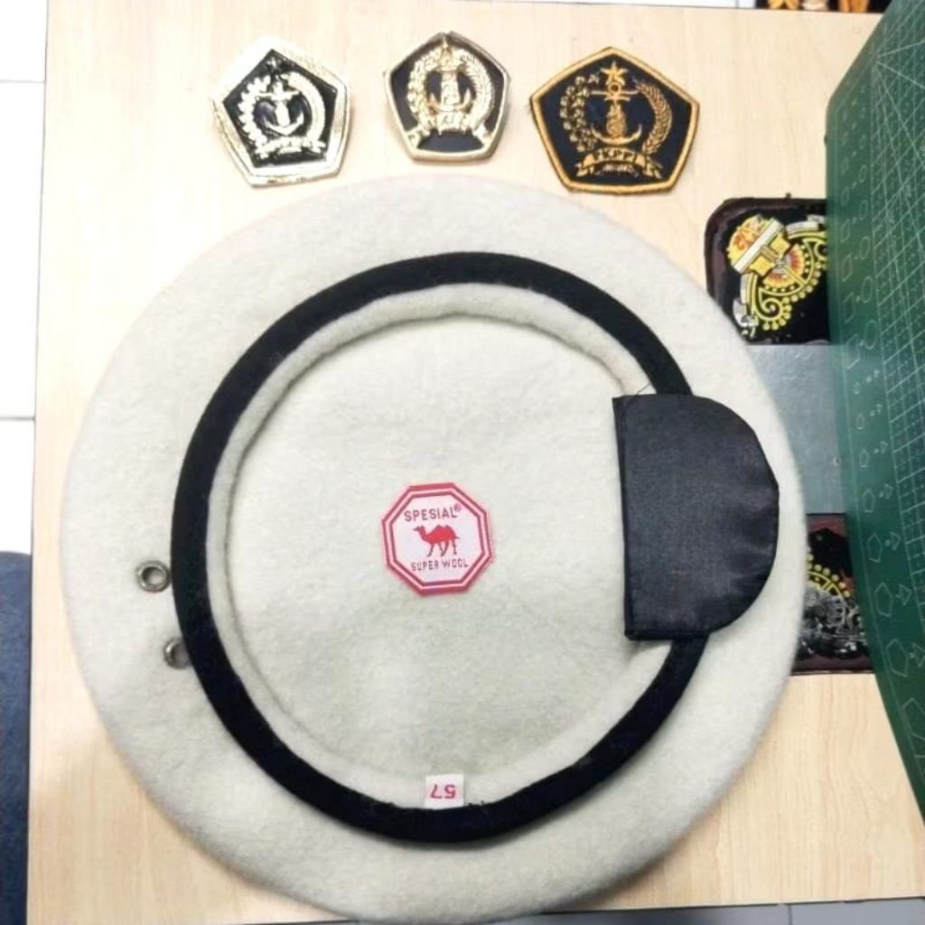 baret fkppi bahan woll asli merek camel