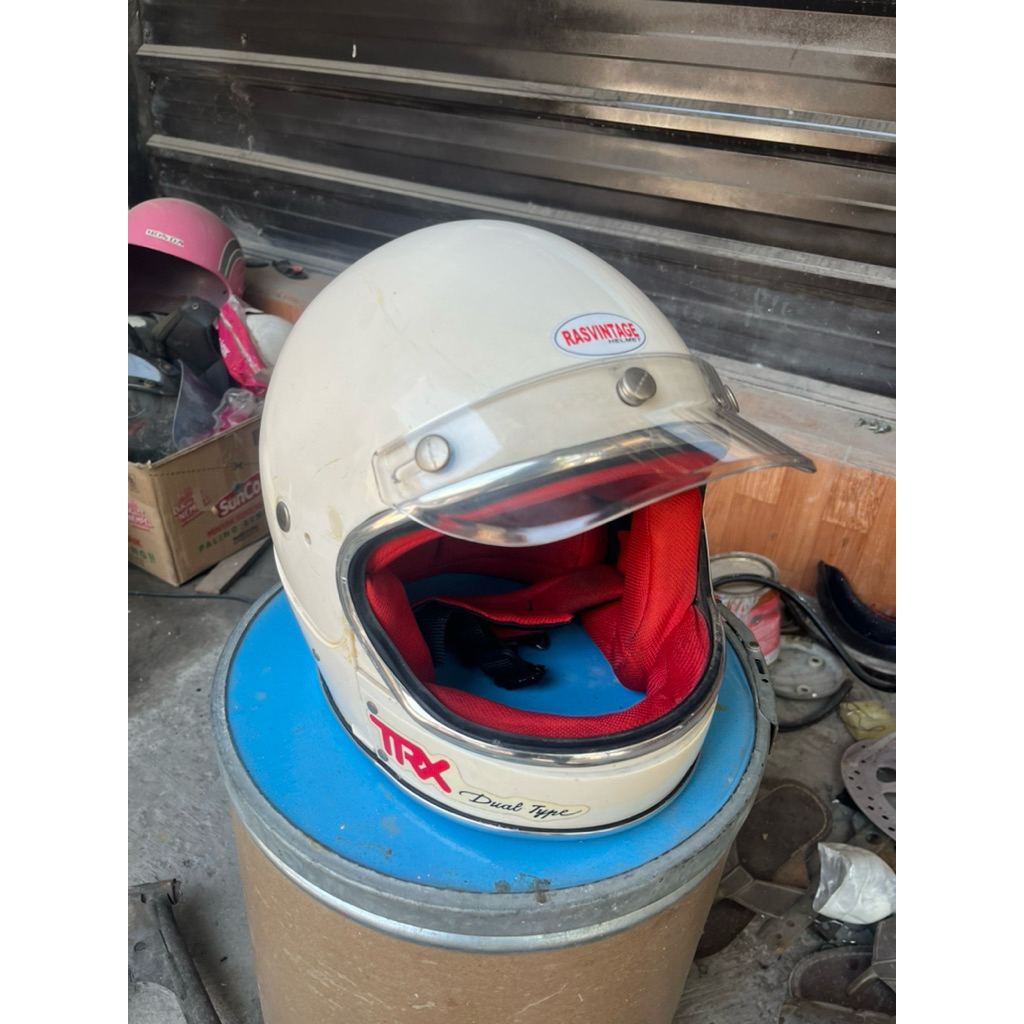 Helm TRX Jadul Custom