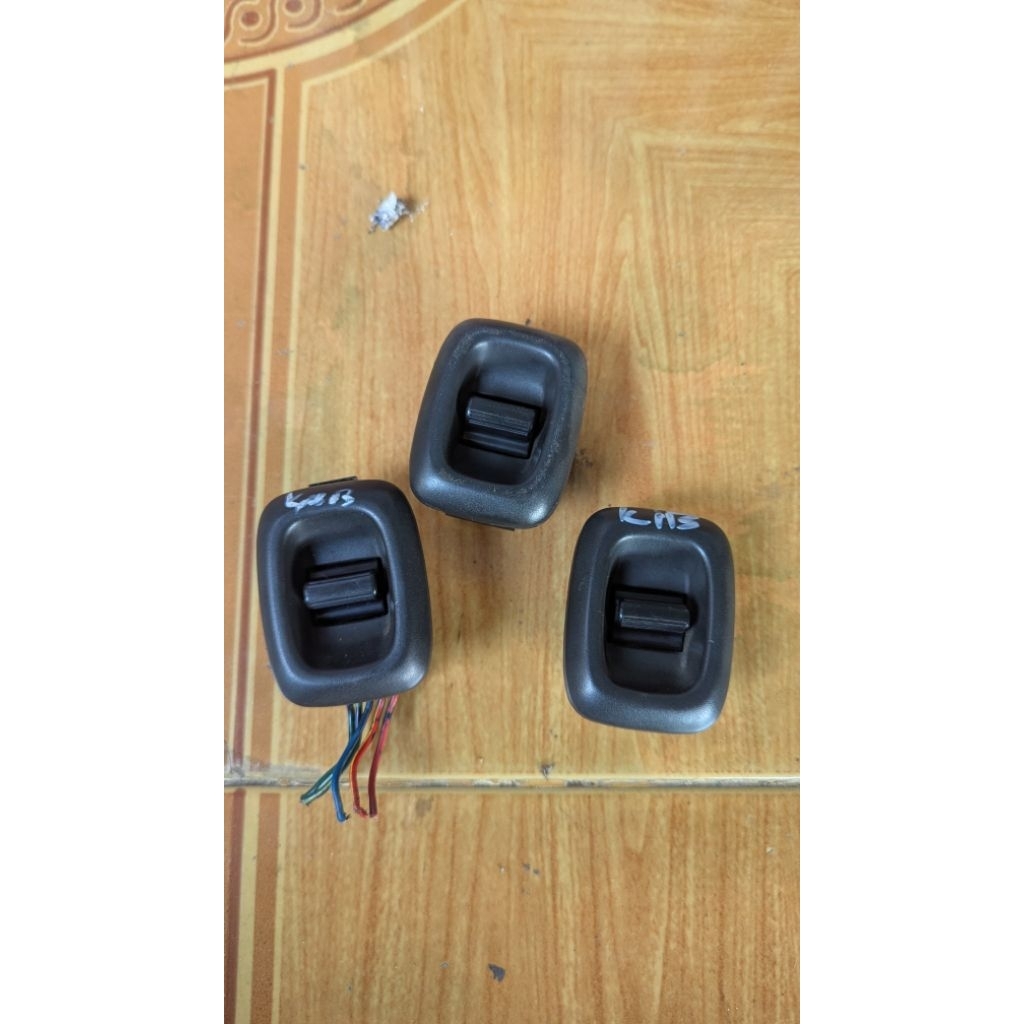 saklar power window kiri depan, kanan belakang, kiri belakang SUZUKI BALENO 97-02