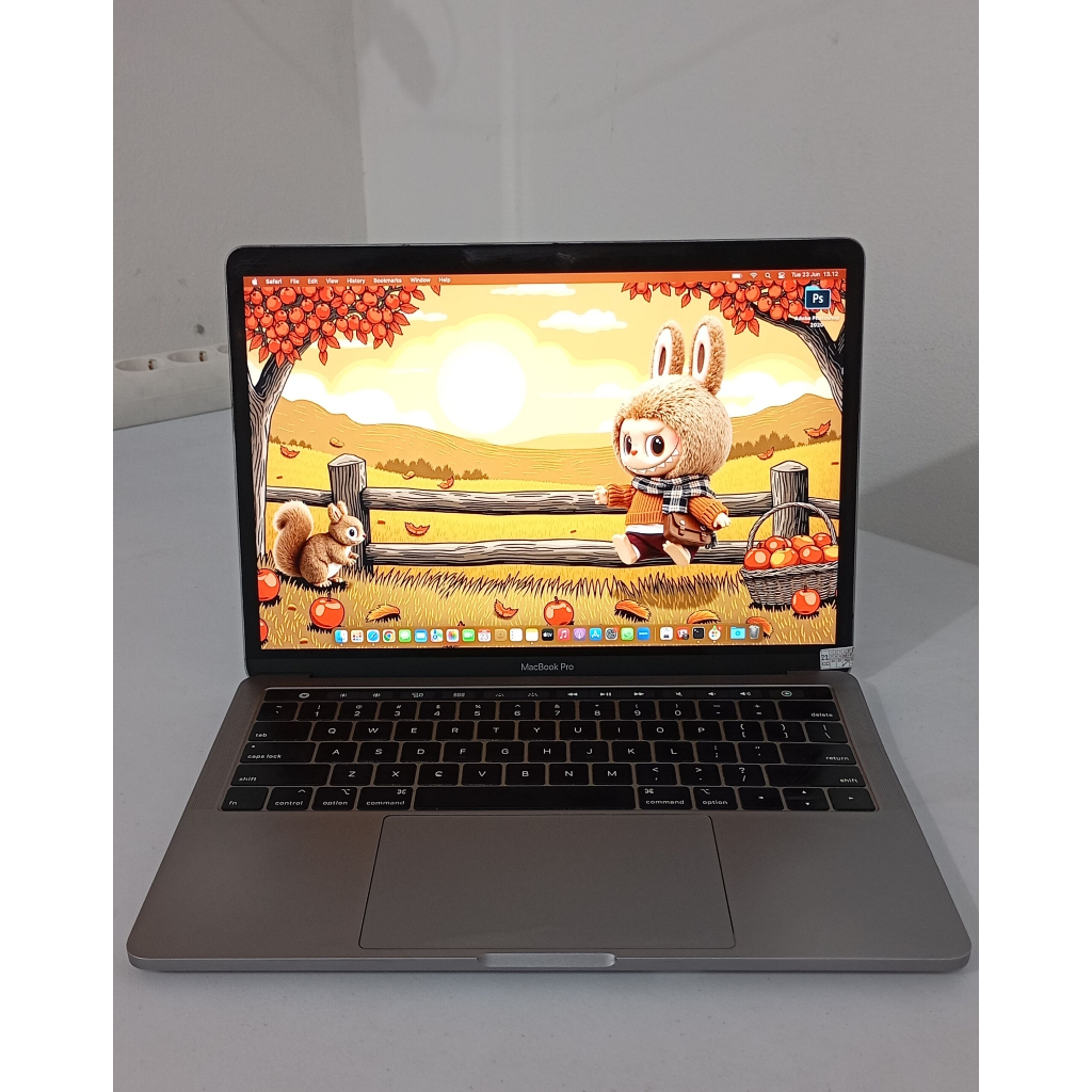 MacBook Pro 13" 2018 TouchBar— Core i7 / 16GB / 512GB ( Grade C ) - 0 / 4900