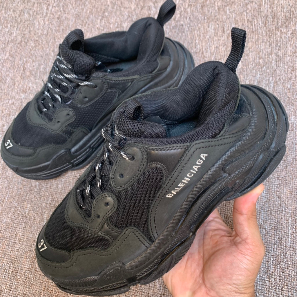 Sepatu Balenciaga Triple S Hitam Uk 37 ins 240mm