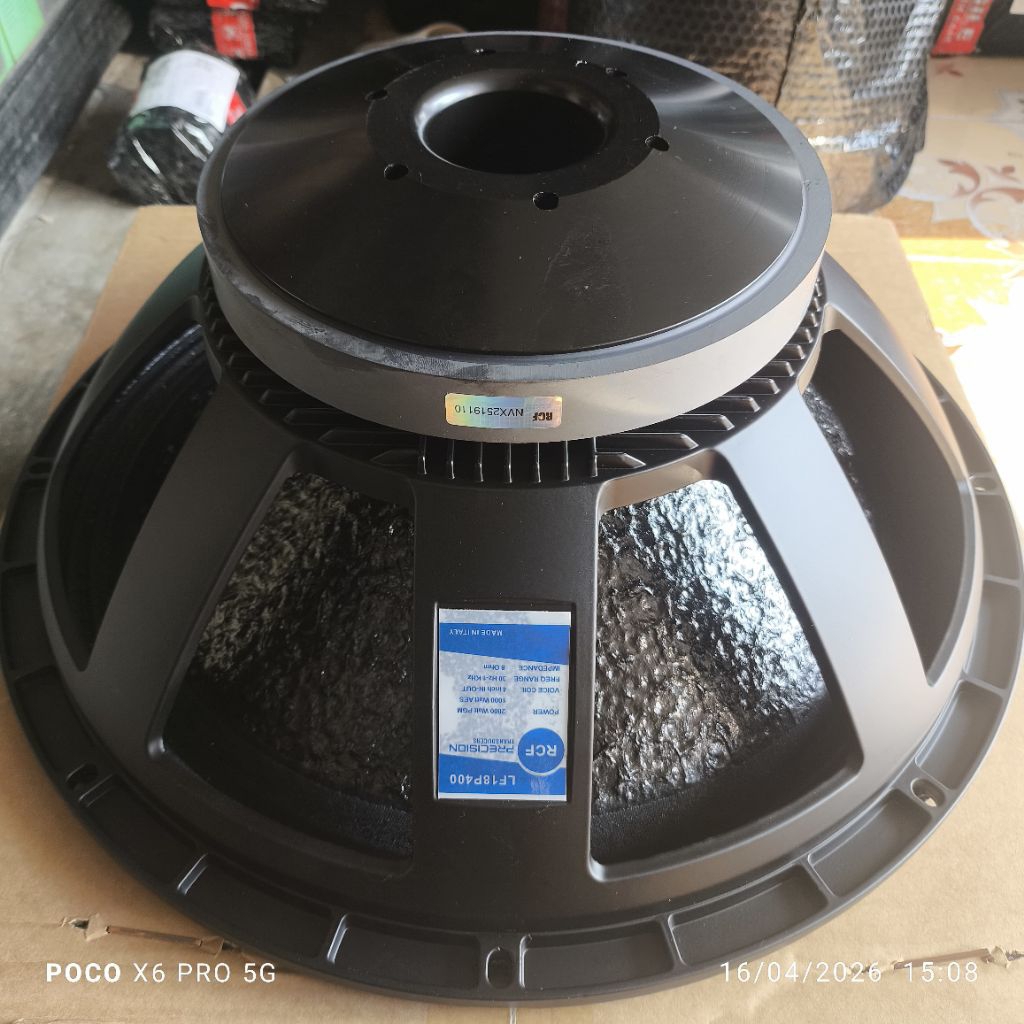 RCF 18 P300  SPEAKER KOMPONEN 18 INC GRET A