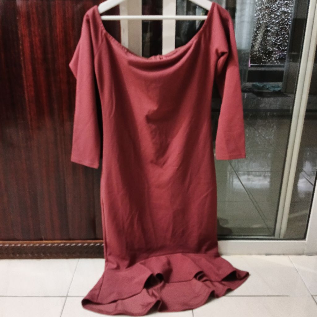 dress  wanita  GUESS