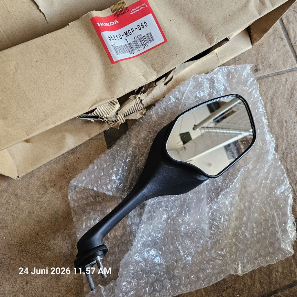 Spion honda CBR1000RR KANAN LBL .88210-MGP-D60