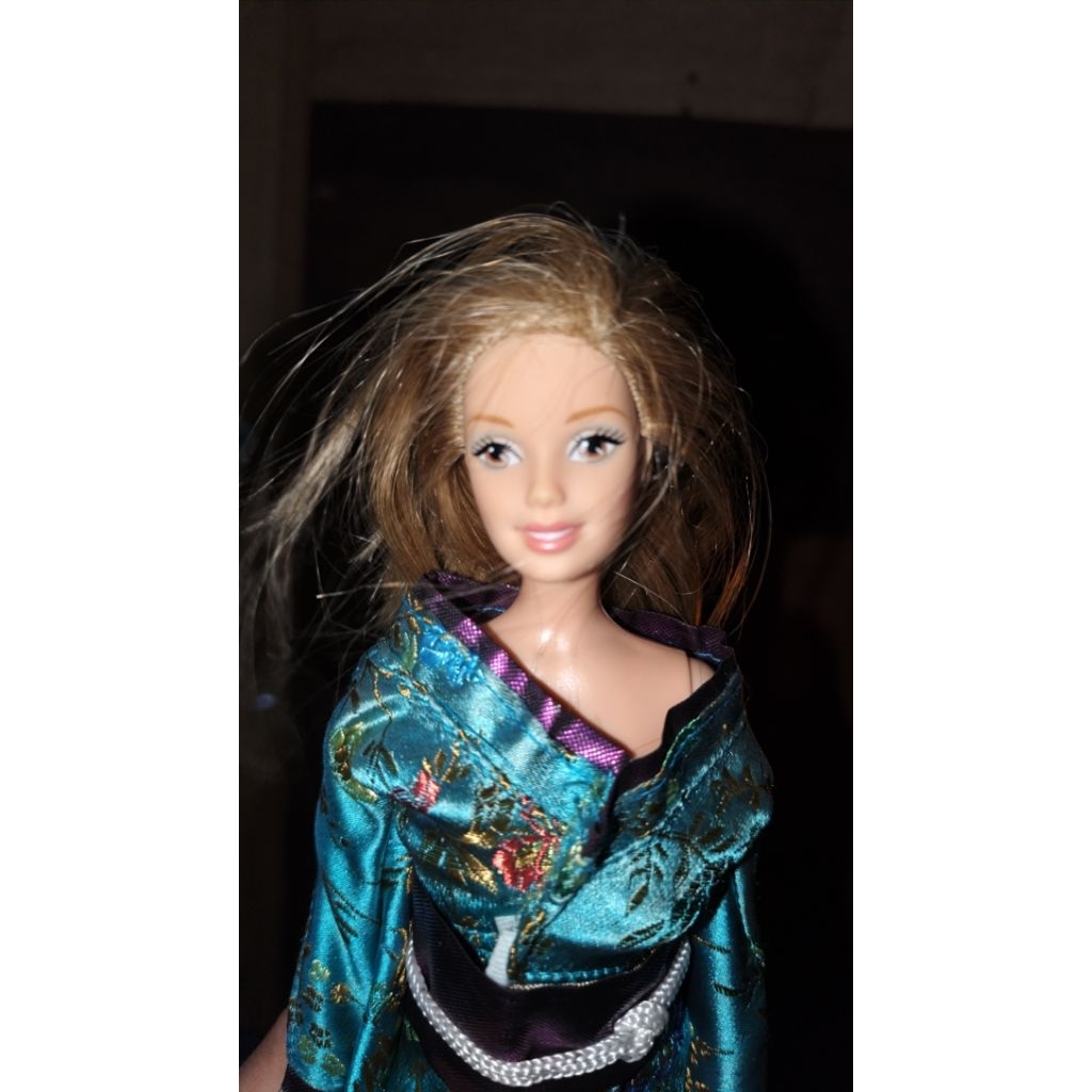 Barbie GG Japan with kimono set (preloved)