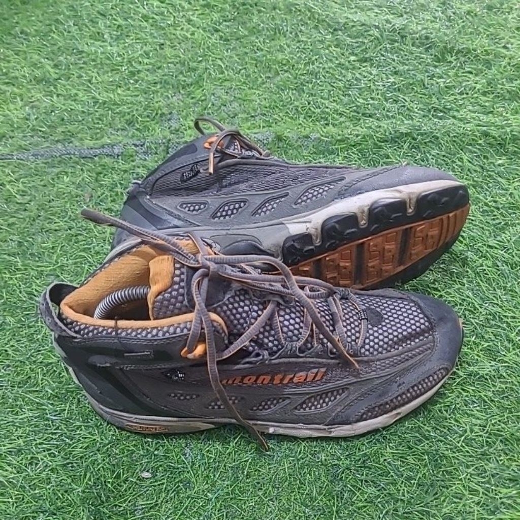 sepatu gunung montrail size 42