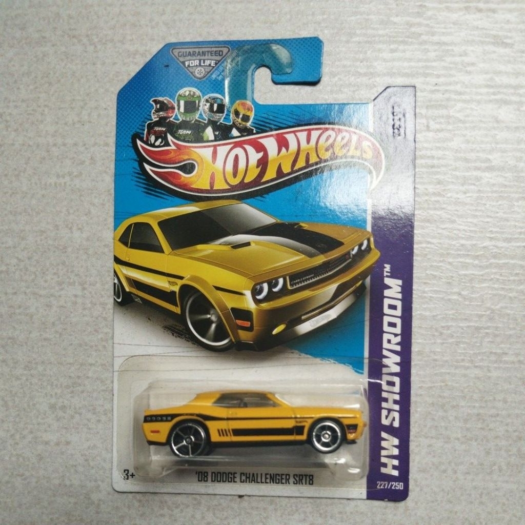 Hotwheels 08 Dodge Challenger SRT8