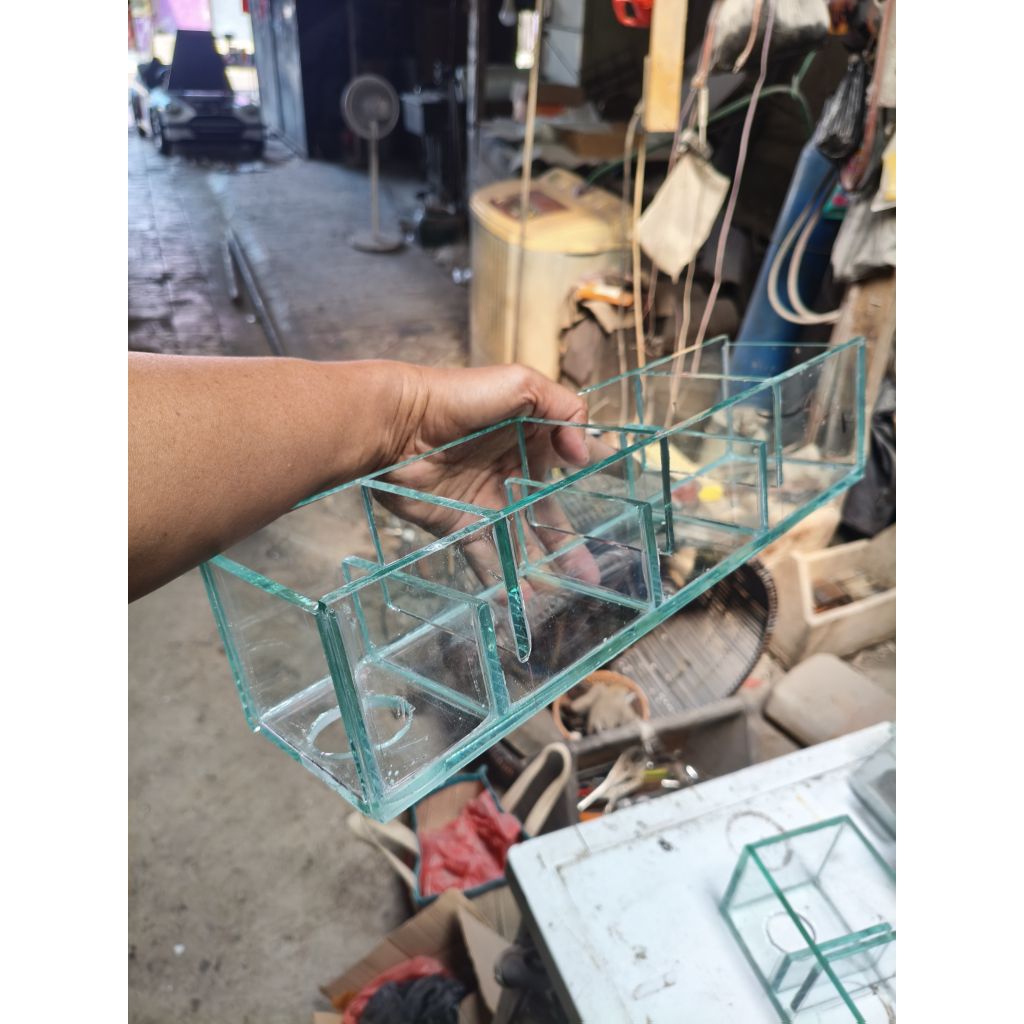 lembaran kaca asahi panjang 25 cm lebar 9 cm tebal 6 mm dapat 4 lembar