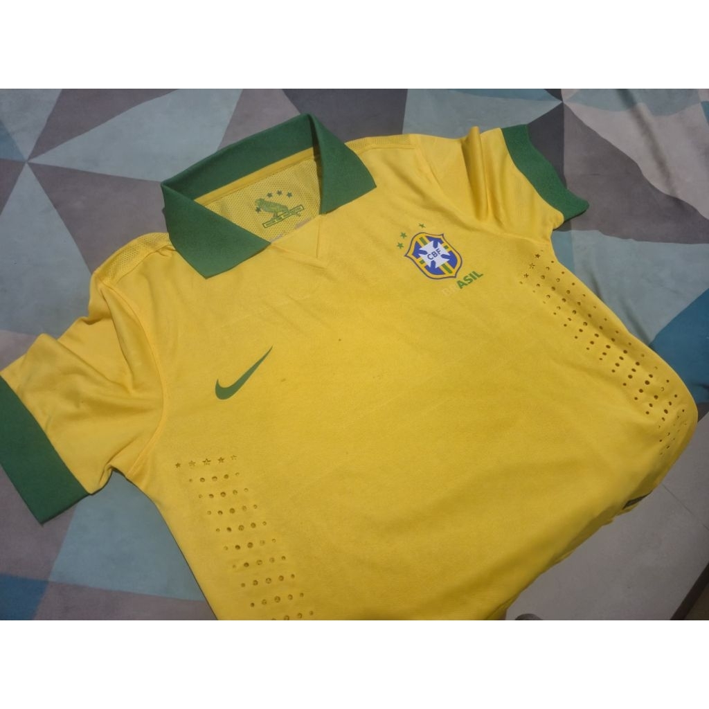 Brazil Home 2014 size M player issue