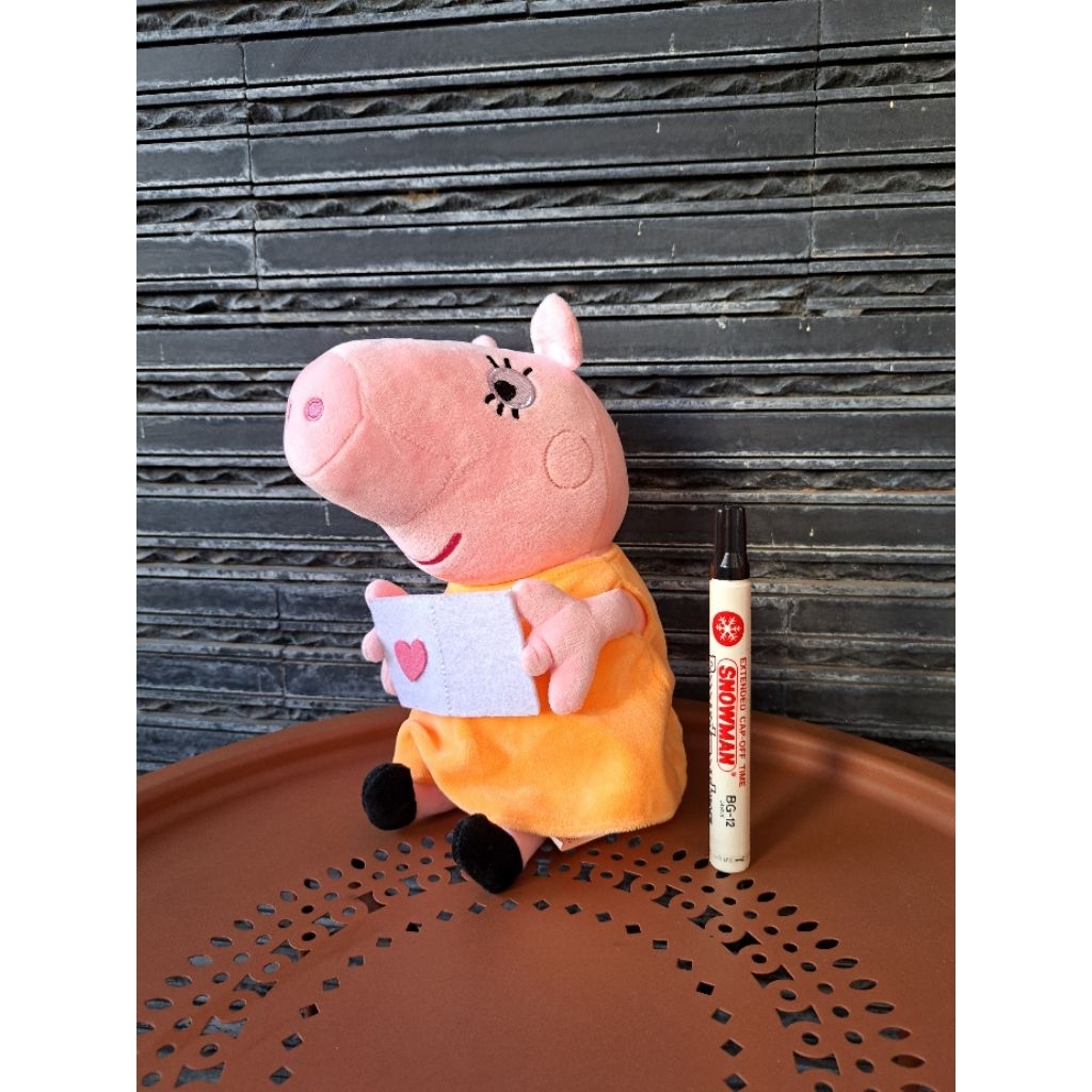 boneka preloved-boneka kartun peppa pig(mummy pig)