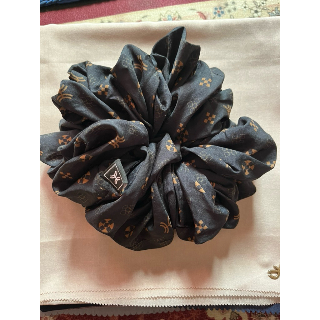 scrunchie hidahasan
