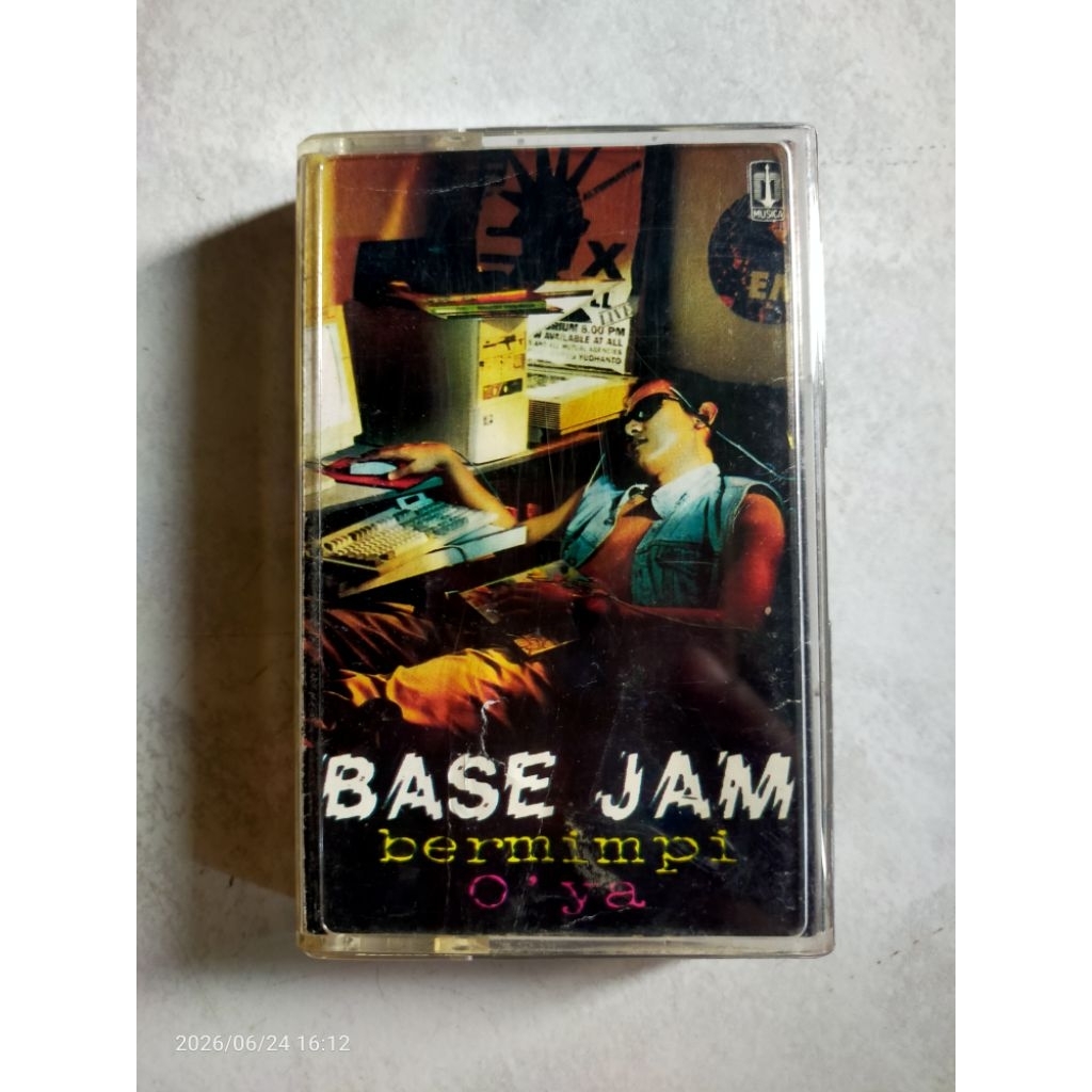 kaset pita BASE JAM "bermimpi"