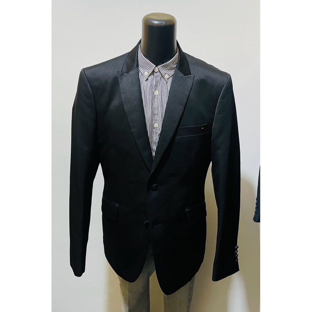 van hausen blazer hitam jas casual L