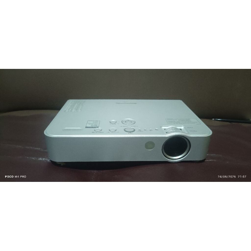 proyektor panasonic bekas