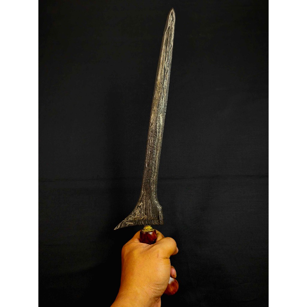 Keris Lurus Brojol Tua Pamor Ujung Gunung