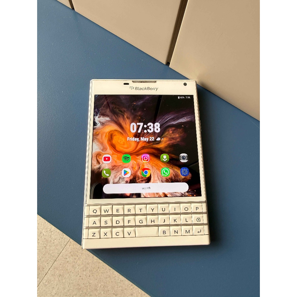 BlackBerry Passport Q30 Android 11 OS LANGKA - 3/64 GB - Putih All Sinyal 4G On Mulus White Buyut Ik