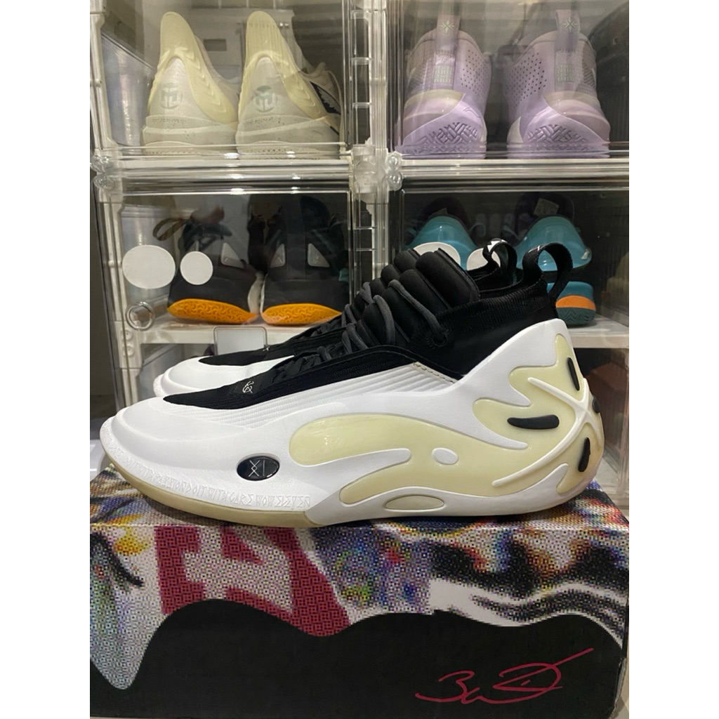 Lining Wow 11 White Hot White