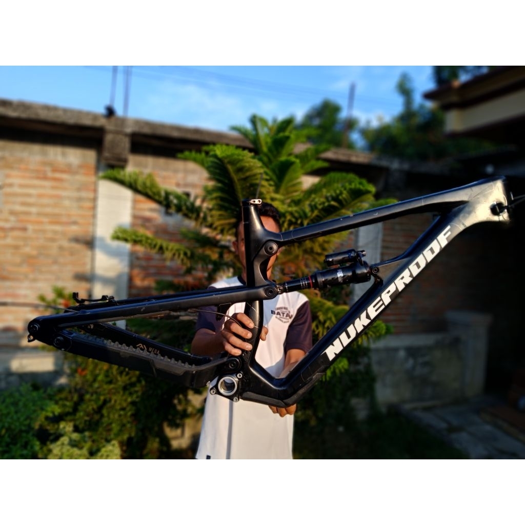 NUKEPROOF MEGA 290 CARBON 29 FRAME MTB ENDURO 29ER