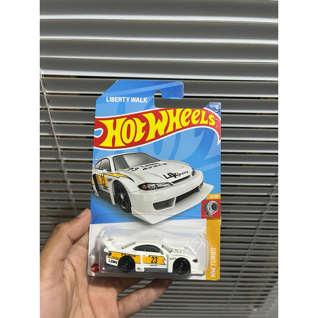 Hotwheels nissan s15 lbwk putih