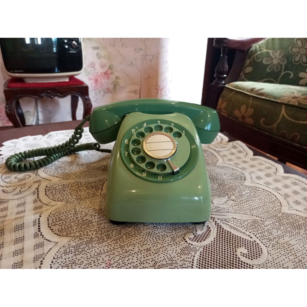 Pesawat Telepon Telpon Kabel Jadul Antik Vintage Lawas Tua Kuno Retro Klasik Classic.