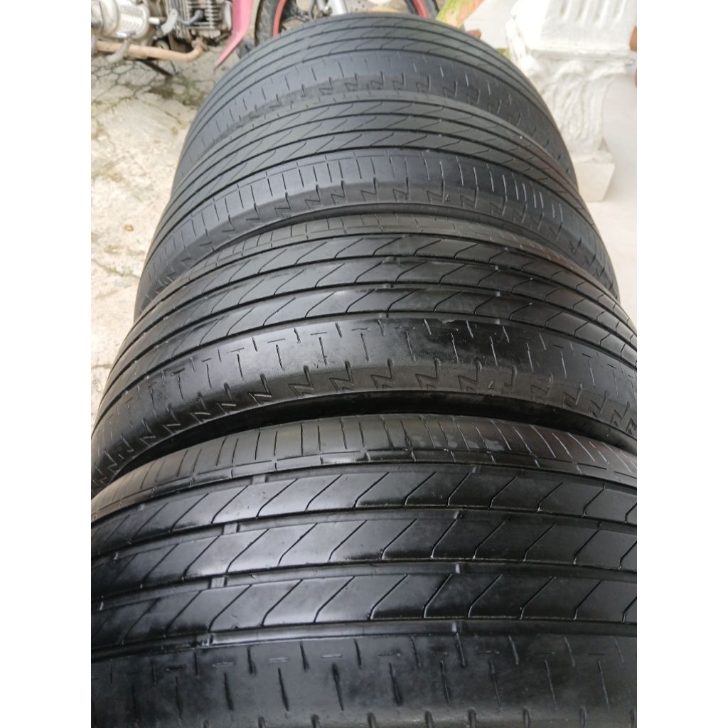 Ban Bridgestone 205/65 R16