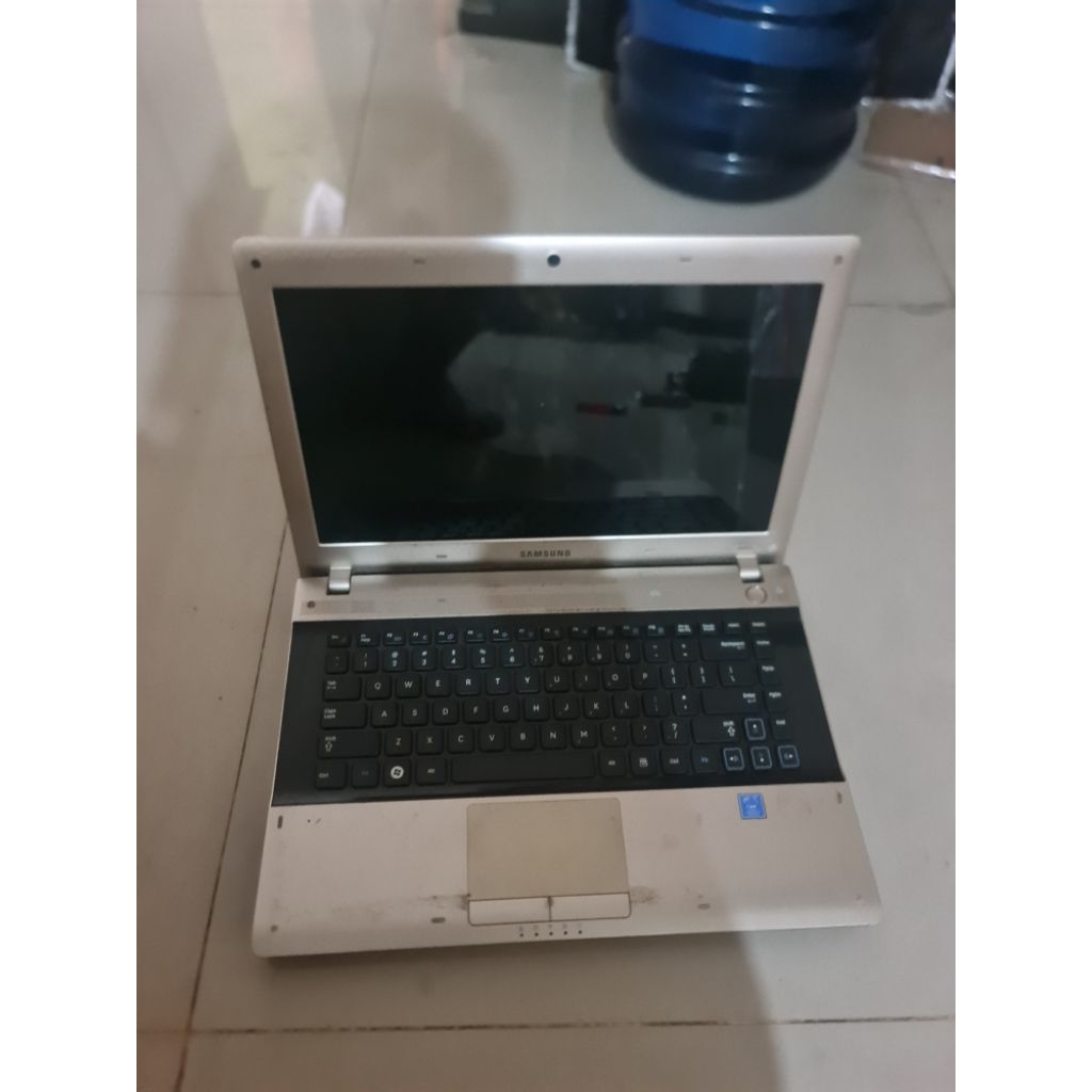 laptop Samsung RV413 rusak