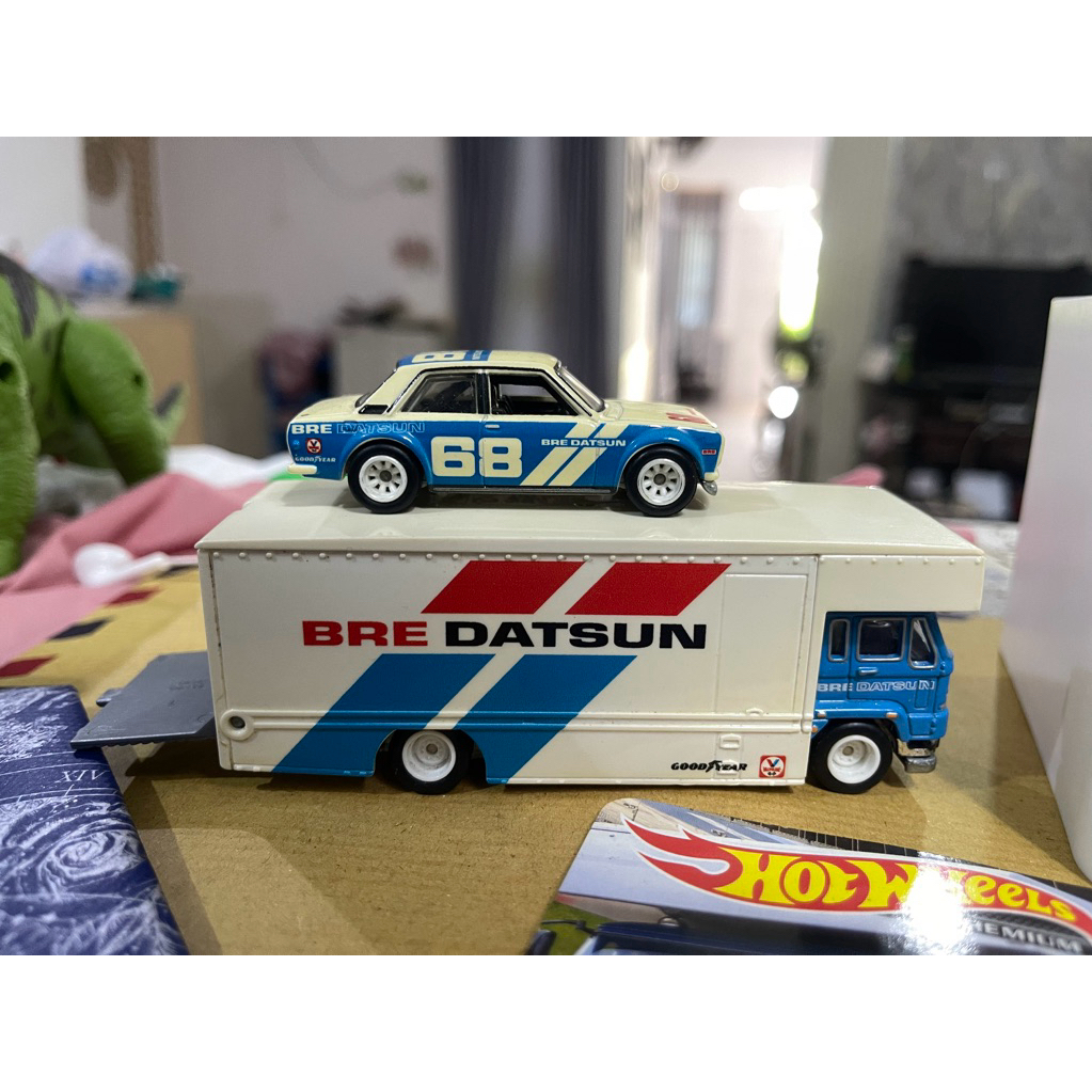 Hotwheels Team transport bre datsun loose